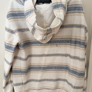 Quiksilver Beige and Blue sweater with hood